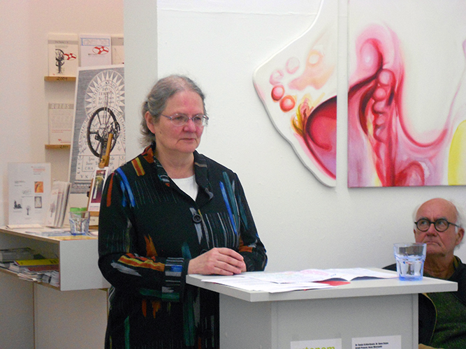 Foto
              Yukari Kosakai