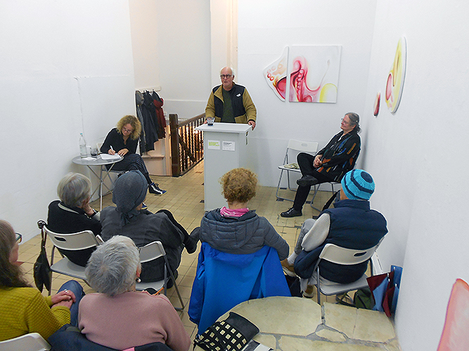 Foto
              Yukari Kosakai